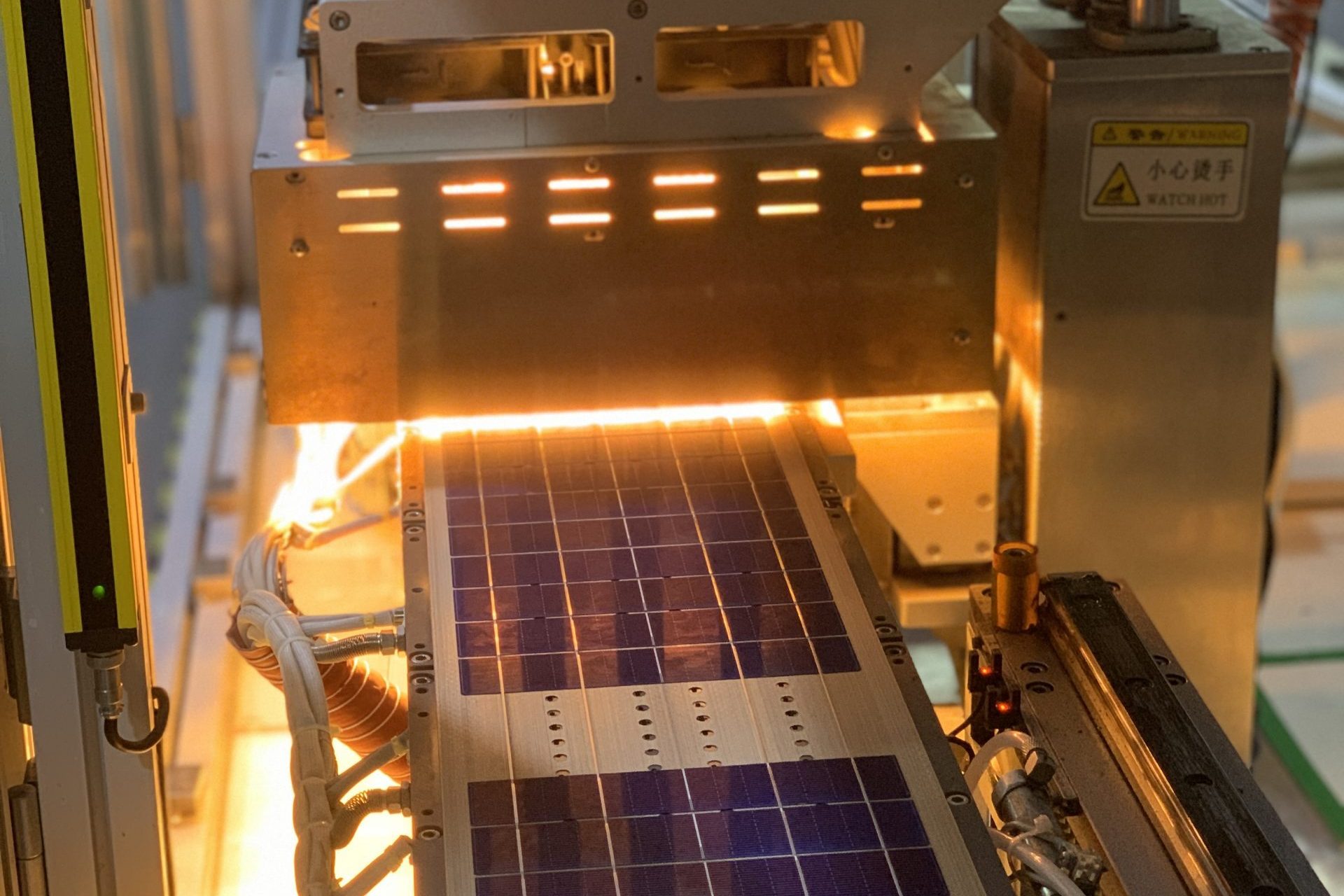 Off-Grid Solarmodulhersteller OPES Solutions baut Smart Manufacturing aus