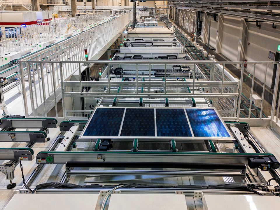 OPES_solar-panel-production_Hall1