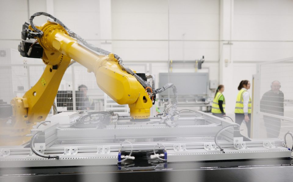 OPES_Factory-Tour-2 Eröffnung Opes Solar Mobility in Zwenkau bei Leipzig am 23.10.25. Foto: Sebastian Willnow